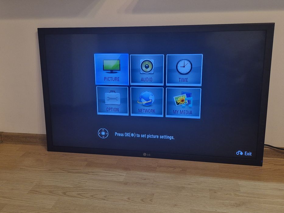 Monitor LED LG Flatron 42WS10 BAA 42" 107cm diagonala TV HDMI
