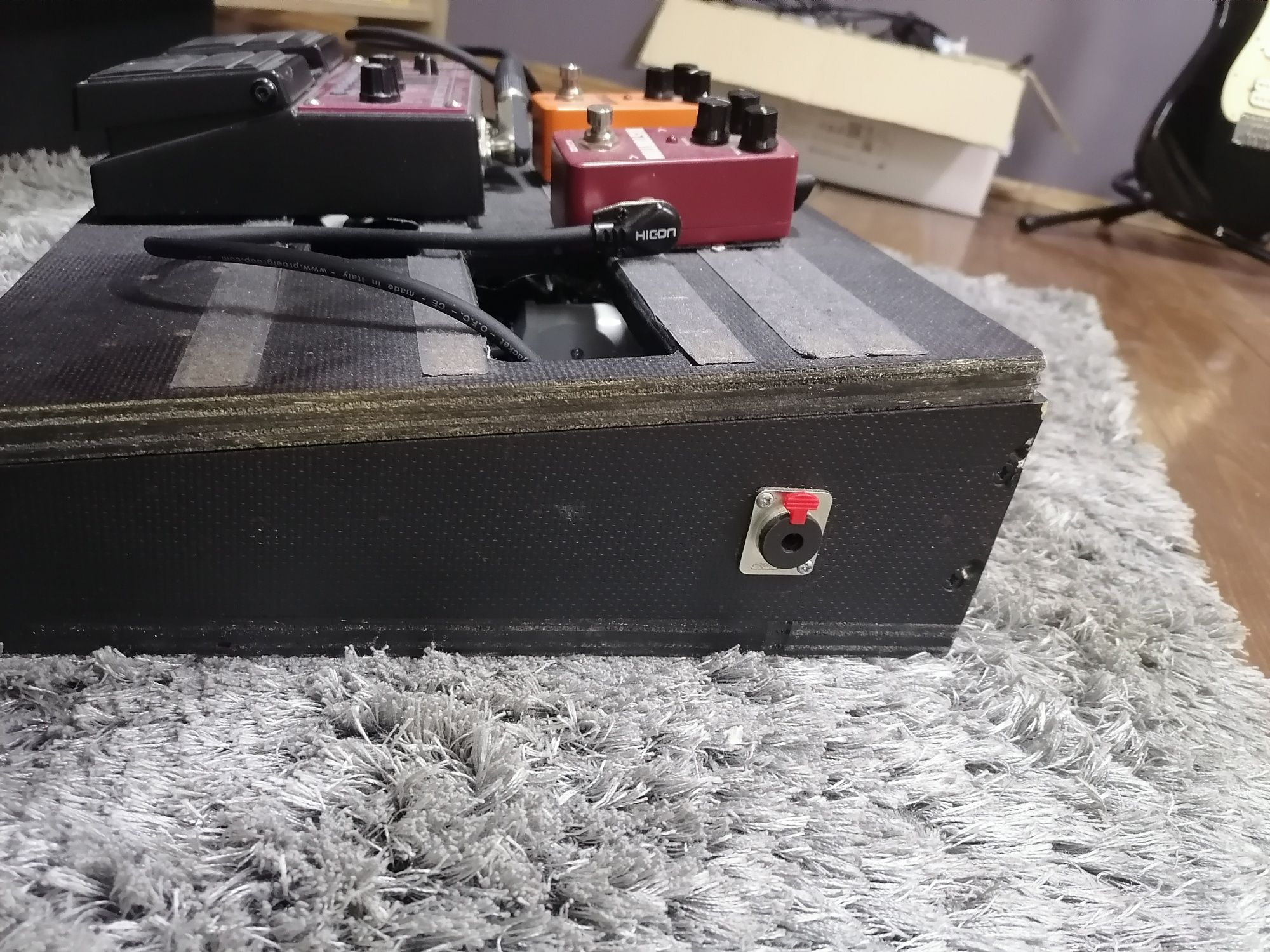 Педалборд с куфар(pedalboard with case)