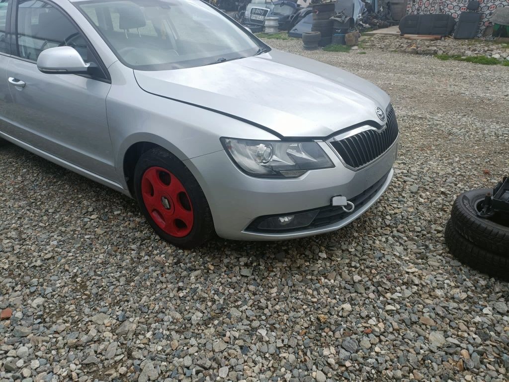 Faruri halogen Skoda Superb 2 facelift