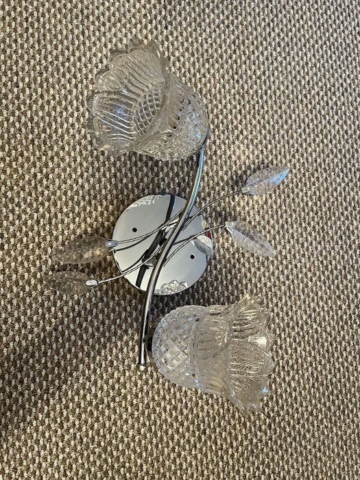 Продам красивую люстру