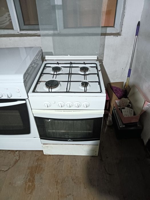 Продам газ плиту