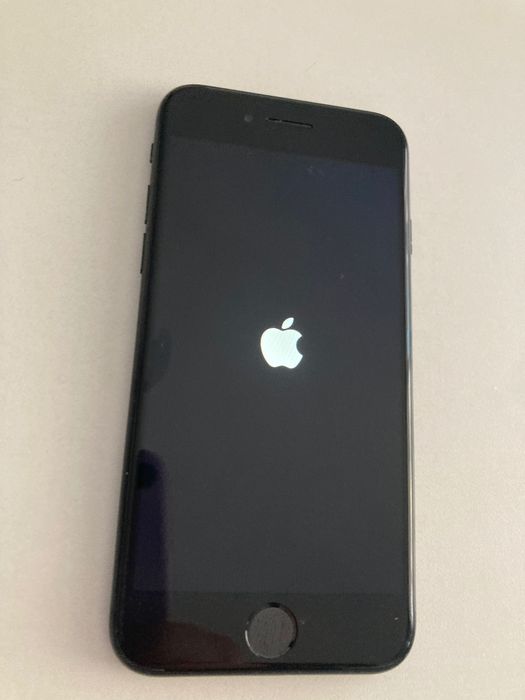 iPhone SE 2020 64 гб