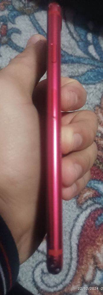 Iphone se 2 nd  yomkst 81 radnoy ekran sensr alishgan cotki holatlari