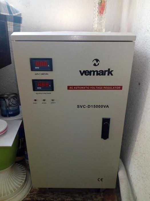 Стабилизатор на напрежение SVC-V15000VA