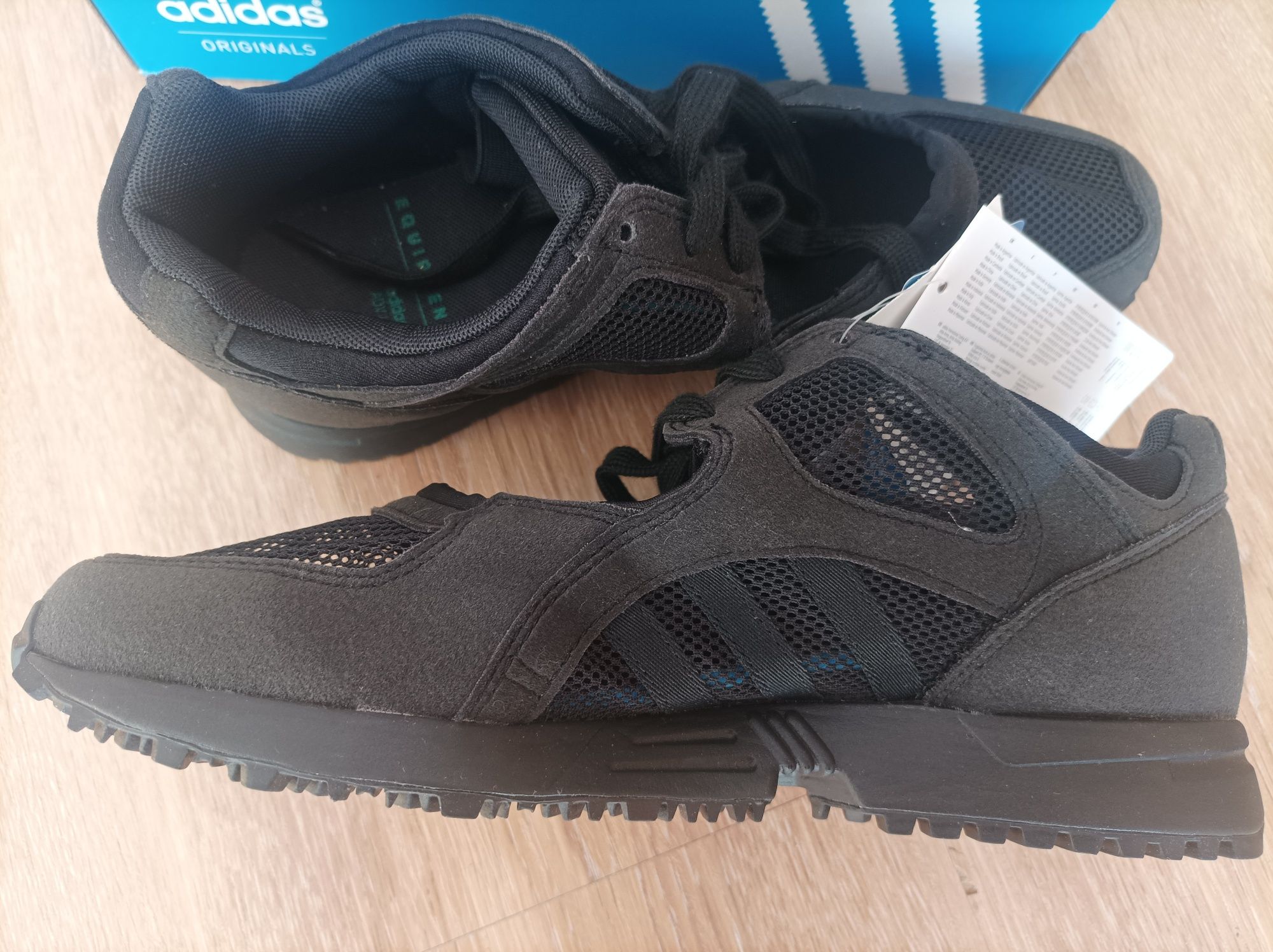 Adidas /Tommy Hifiger нови 39 1/3 летни маратонки