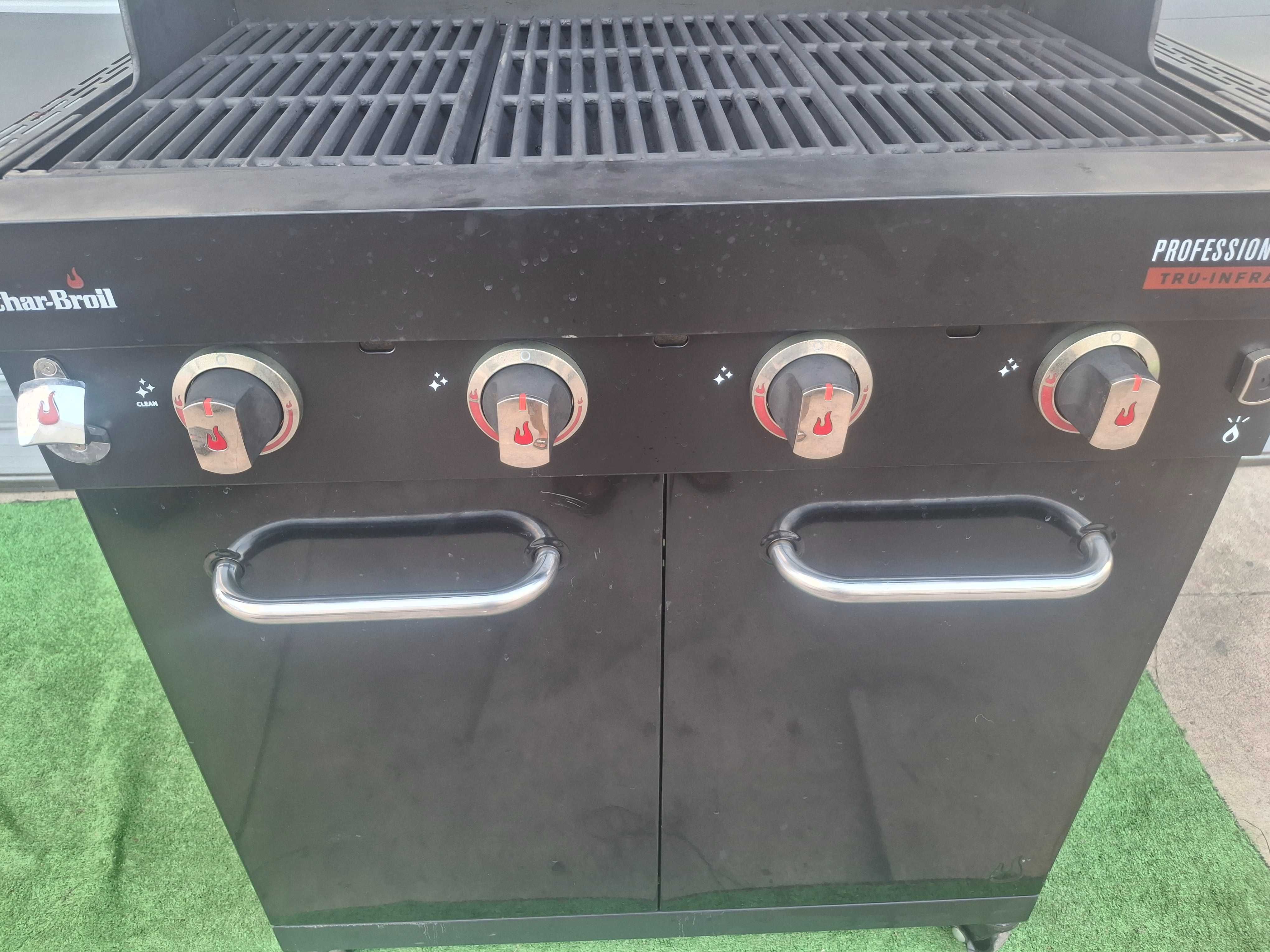 Газово барбекю Char-Broil Professional