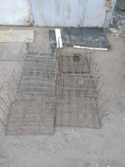 Корзины металлические под бутылки,стеклотару.