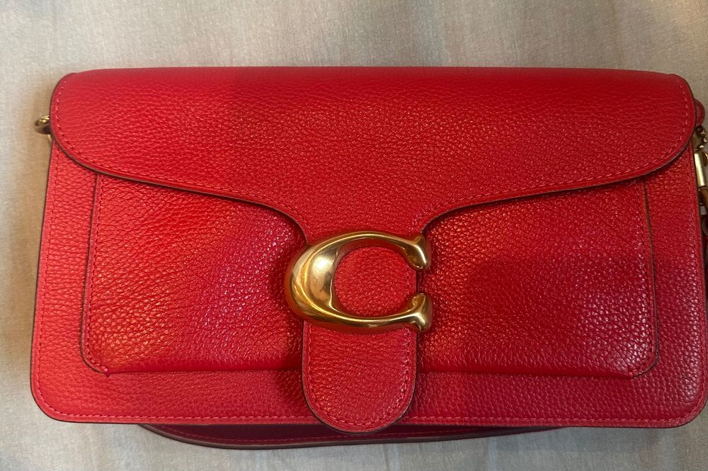 Coach чантата е нова не ползвана