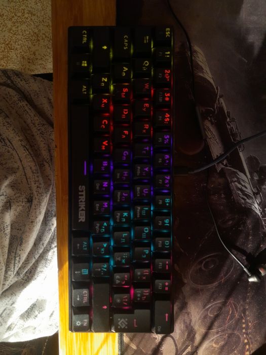 Игровая клавиатура на синих свитчах механическая