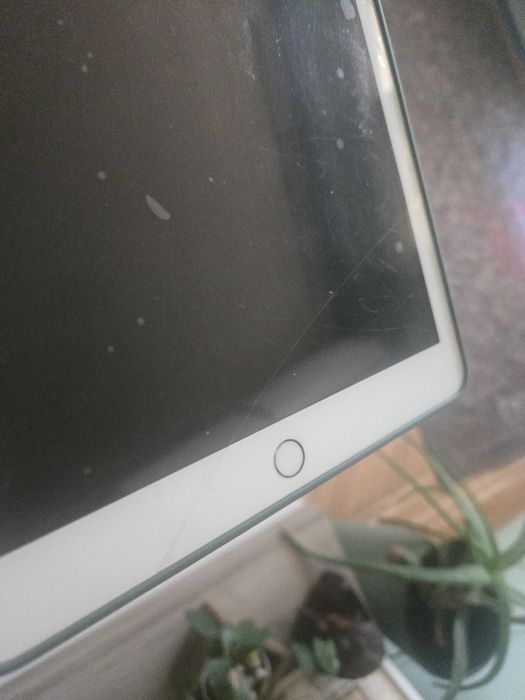 iPad 6 2018 година, 32GB, Wi Fi + SIM Cellular