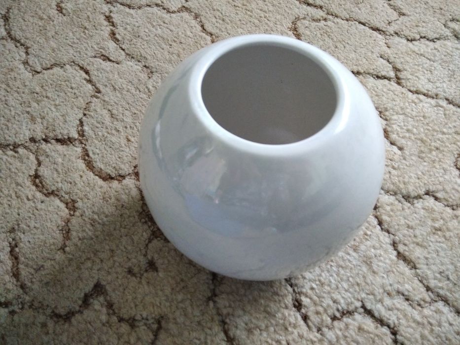 Vand vaza de flori Bacău