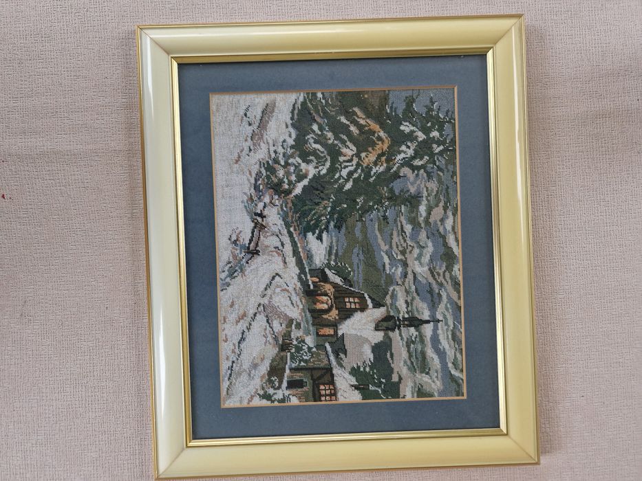 Goblen biserica din pădure