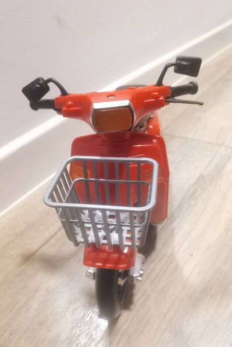 Scuter tip Vespa primavera scooter de colecție