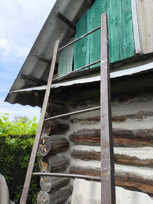 Продам лестницу металлическую .