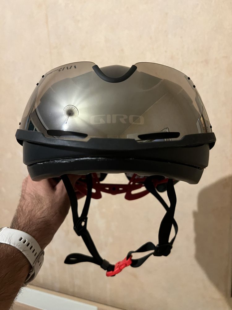 Велосипедна каска GIRO Vanquish MIPS