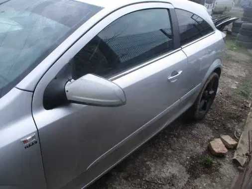 Portiera usa stanga dreapta OPEL ASTRA H GTC coupe in 2 poriere