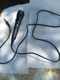 Microfon cu fir folosit