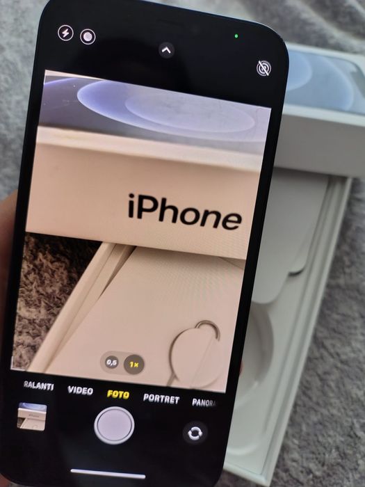 iPhone 12 – 64 GB, stare bună, 80% sănătate baterie