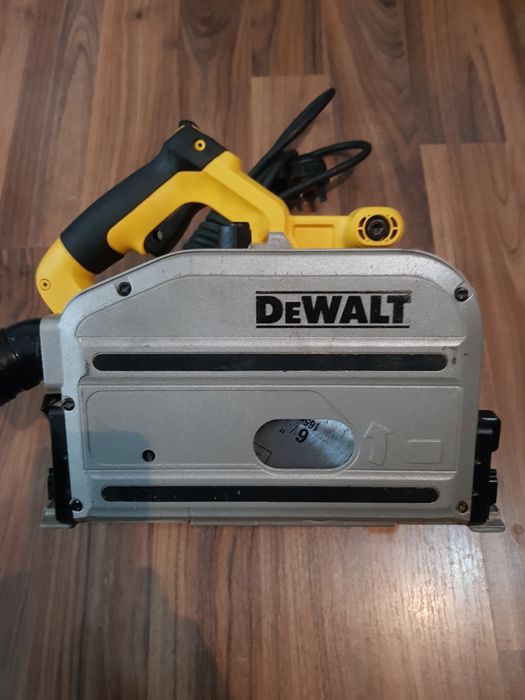 Circular cu plonjare Dewalt DWS 520