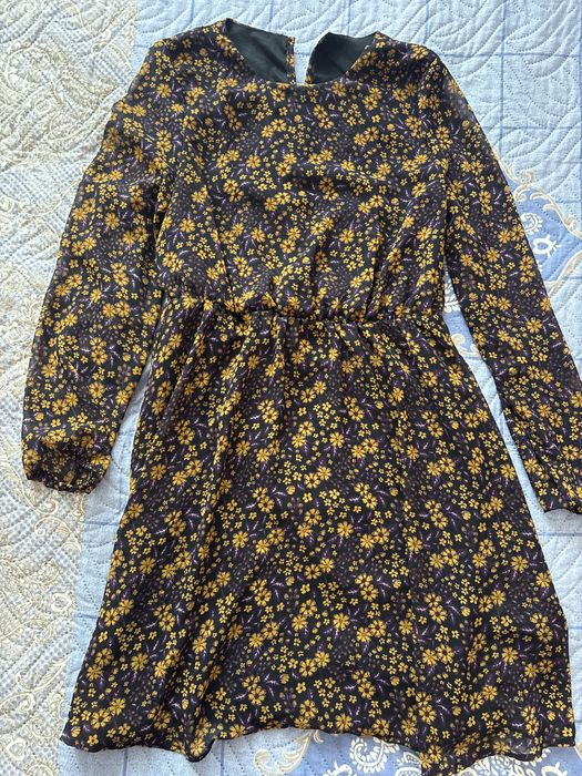 Все платья по 3000 тенге каждая Разгружаю Гардероб