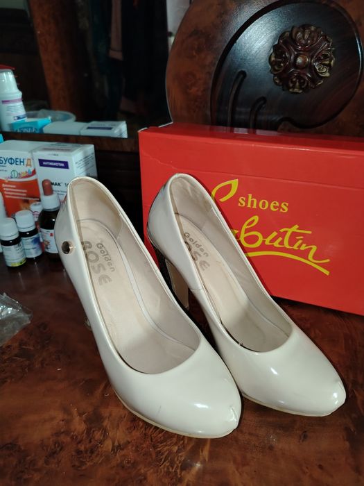 Женские туфельки