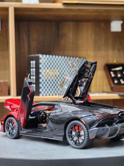 Lamborghini Revuelto металлическая модель автомобиля