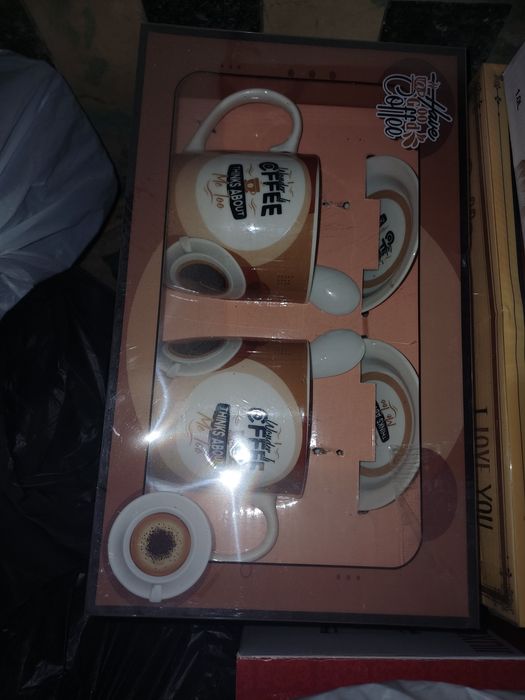 Продаю кухонную утворь;сковородка,бокалы для кофе,ложки и вилки,фужер