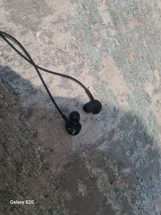 Căști cu fire samsung s20