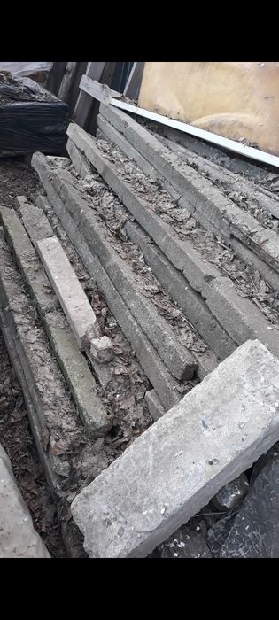 Stâlpi spalieri de beton