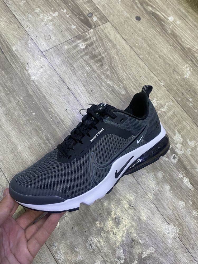 Качественные беговые кроссовки Nike ZoomX Smiley