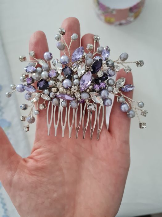 Cercei si accesoriu de par