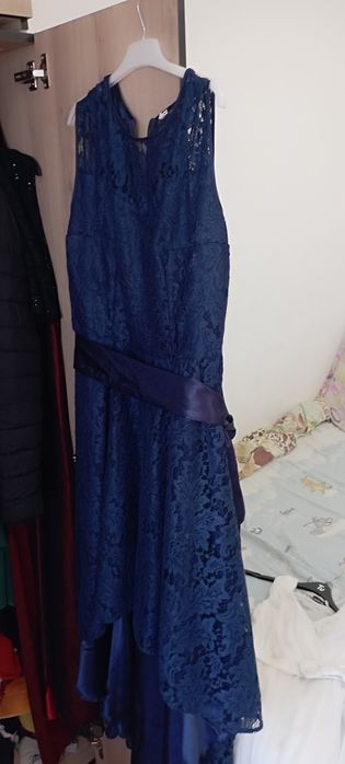 Rochiță din dantela cu trena