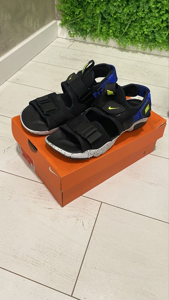 Nike canyon сандали