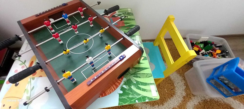 Sifonier, masa+scaun, raft+cutii, banc lucru, joc fotbal, tabla