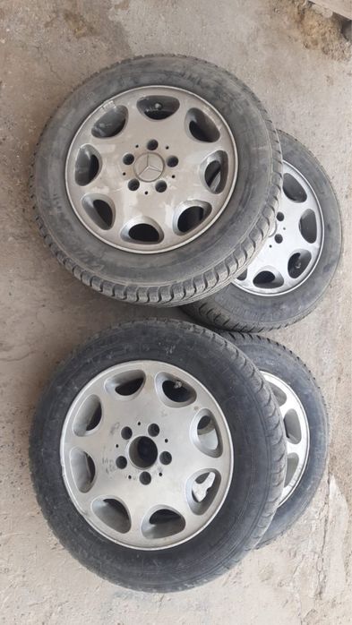 Продается Шины с дисками комплект. 195/65/15