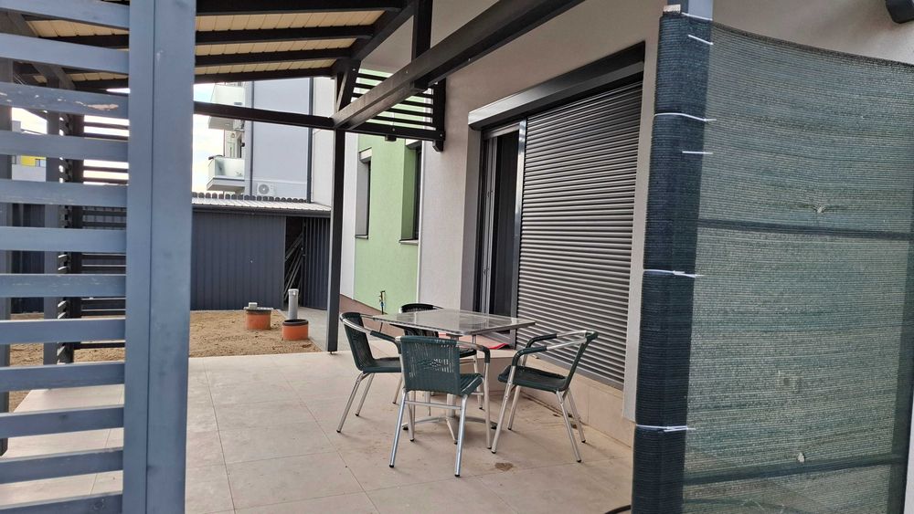 Proprietar inchiriez apartament cu două camere cu terasa in Dumbravita