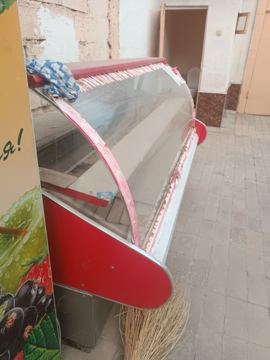 Холодильник витринный