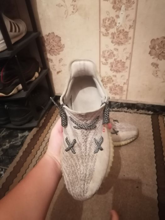 Продавам Yezzy 350 blue tint