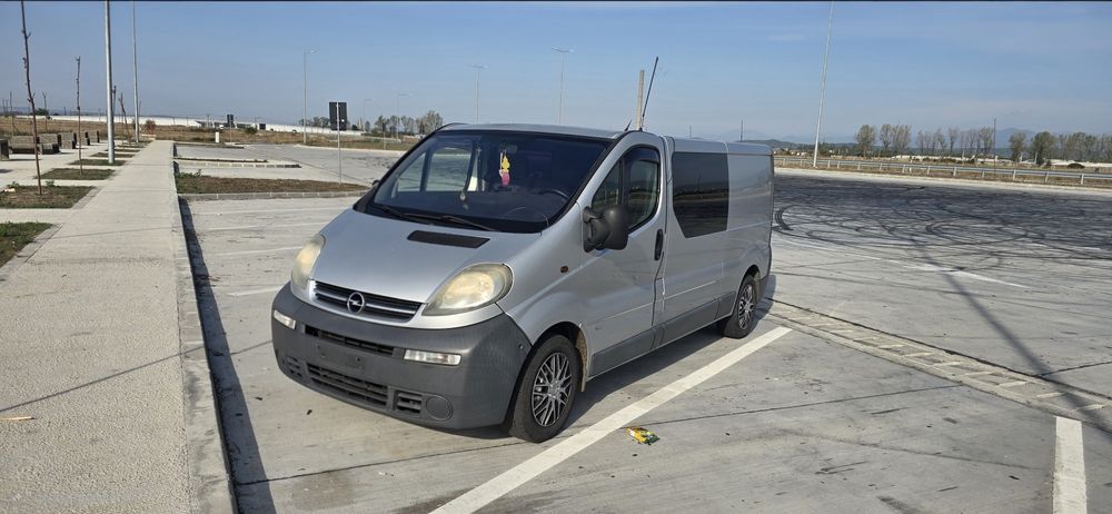 opel vivaro 2.5 an 2004
