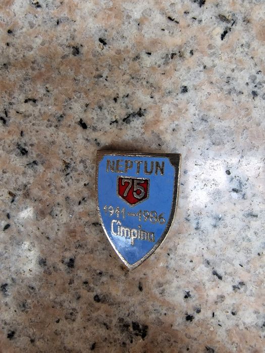 Insigne vechi in stare buna