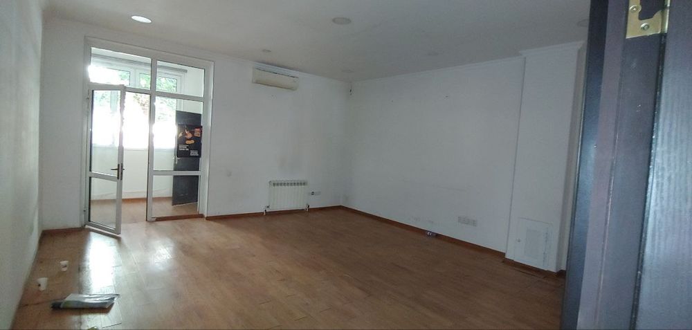 Метро Хамза Под Офис 180м2