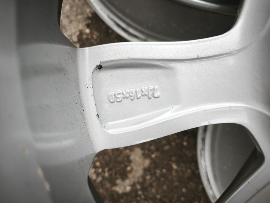 16" оригинални алуминиеви джанти за Volvo.