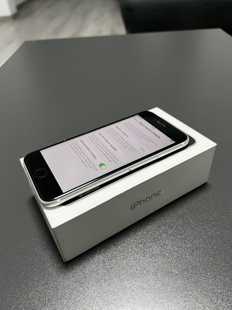 Перфектен!Iphone SE 2gen White 64GB