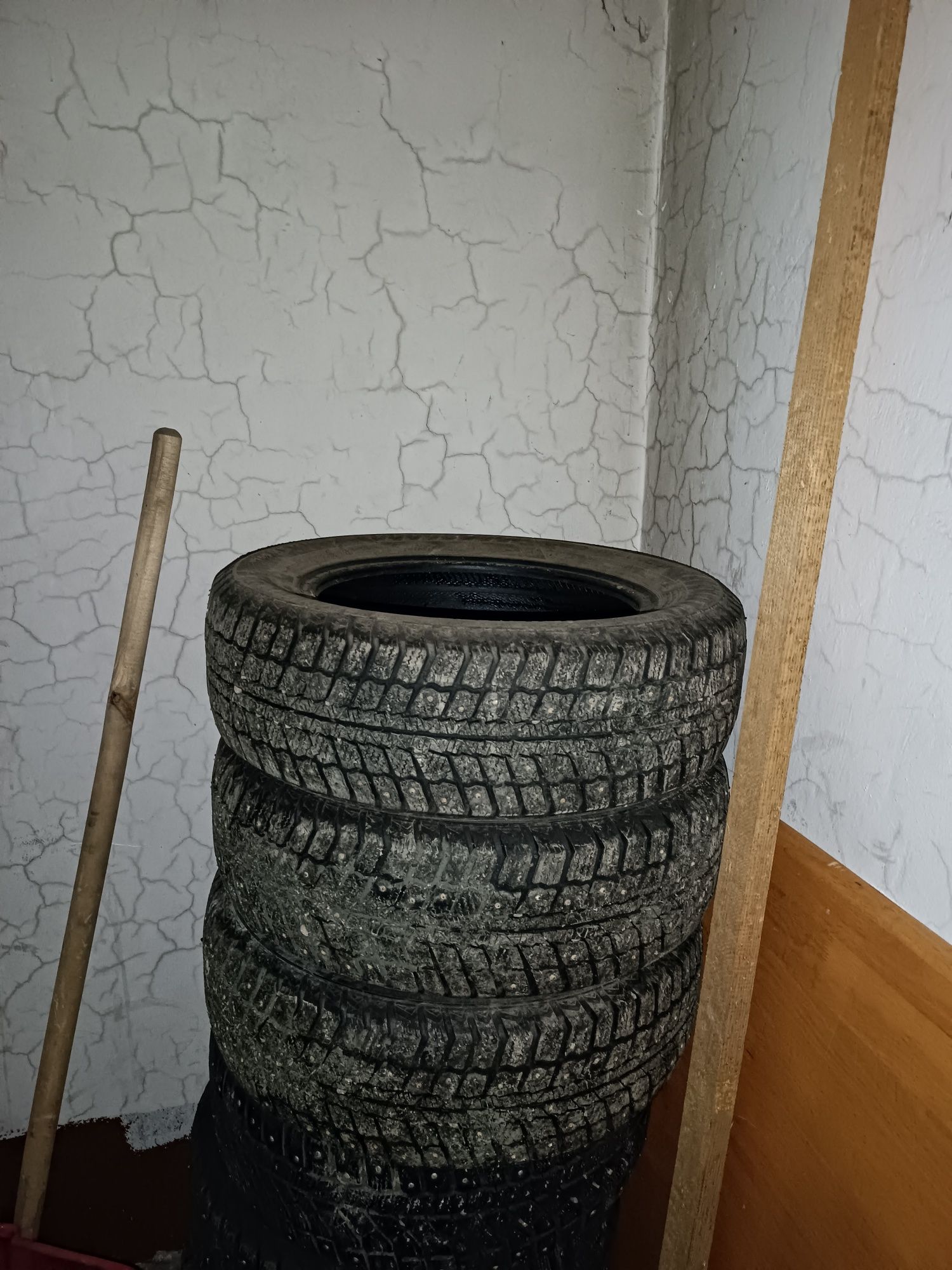 Продам шины р15.