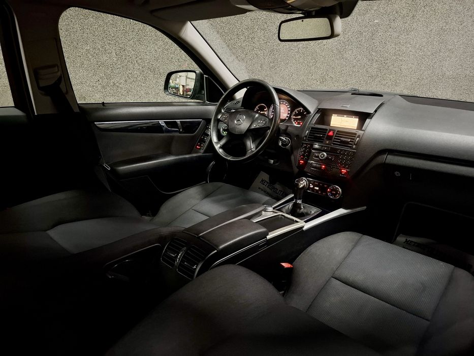 Mercedes-Benz C220  GARANTIE •Rate Fixe - Avans O%