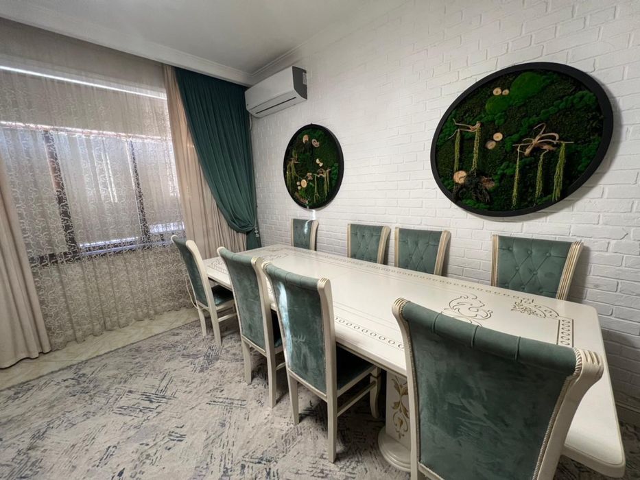 Стол со стульями