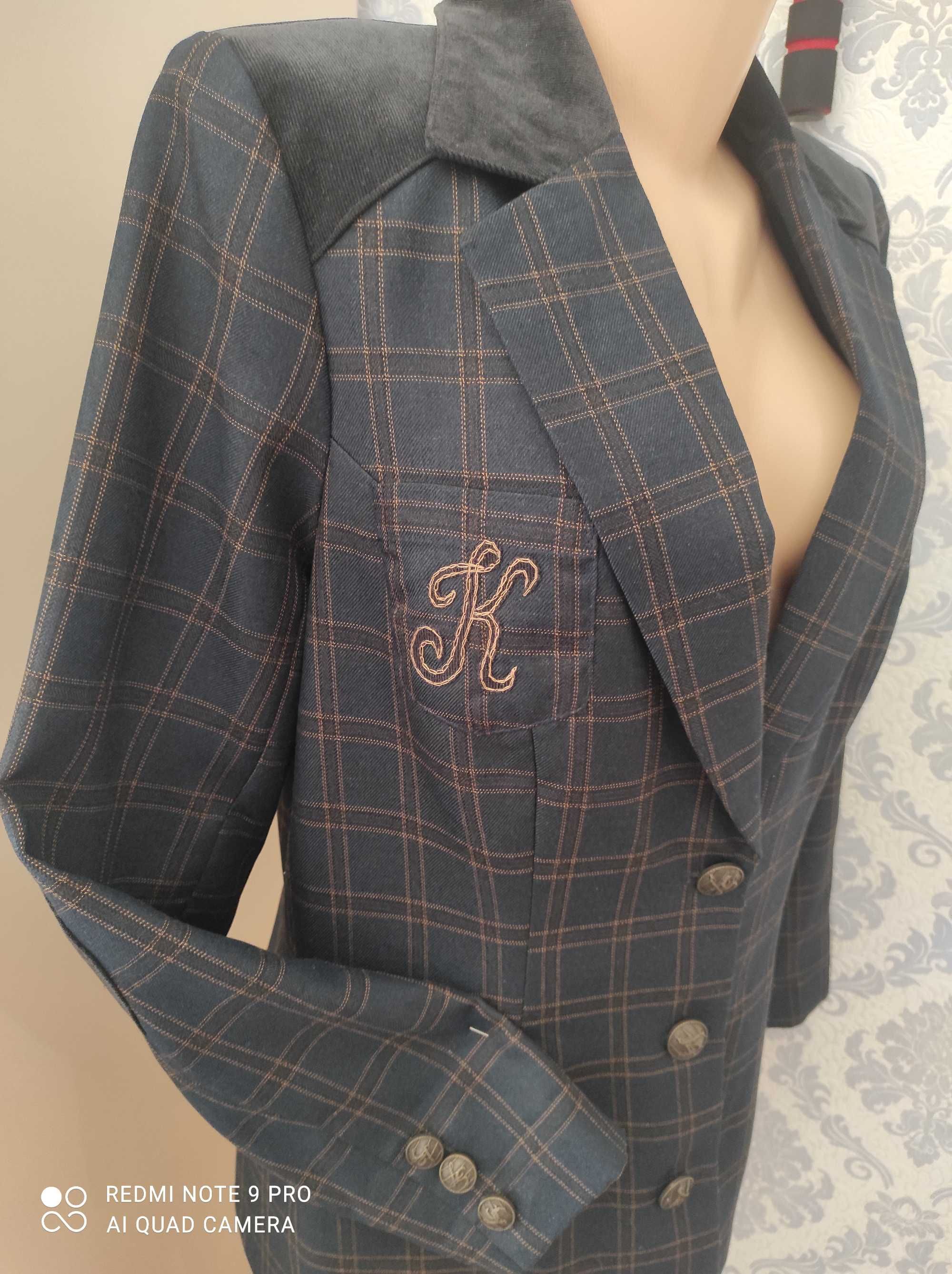 Клечатый женский пиджак в английском стиле с  вельветовыми вставками