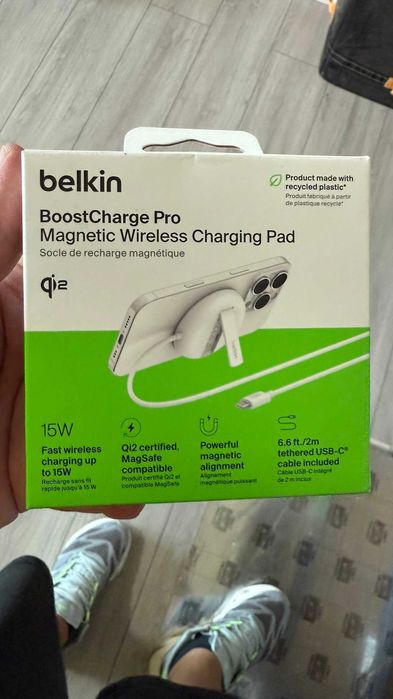 Belkin BOOSTCHARGE Qi2 15w Z-Fold 2in1 Charging Stand, Black