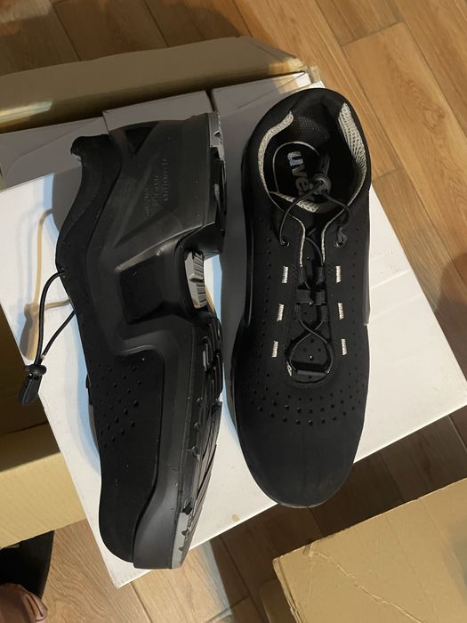 Papuci uvex nr 47/48