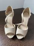 Sandale crem cu toc